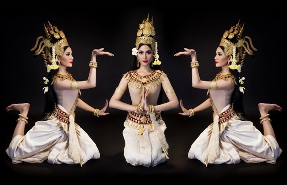 Trương thị may,á hậu trương thị may,trương thị may diện trang phục truyền thống