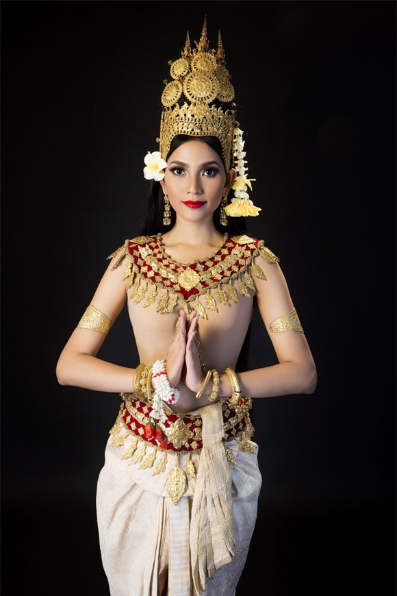 Trương thị may,á hậu trương thị may,trương thị may diện trang phục truyền thống