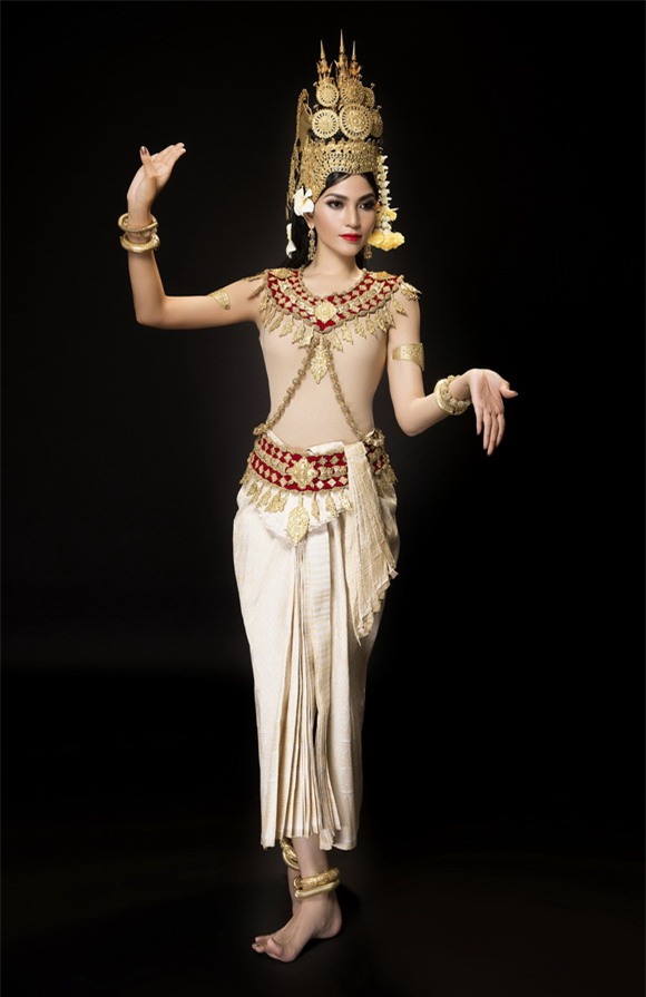 Trương thị may,á hậu trương thị may,trương thị may diện trang phục truyền thống