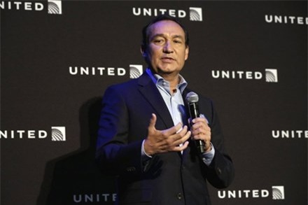 Nhà Trắng lên tiếng về scandal kéo lê khách của United Airlines ảnh 3