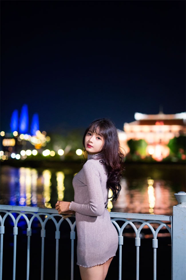 "hot girl anh the" thay doi dien mao den ngo ngang hinh anh 17