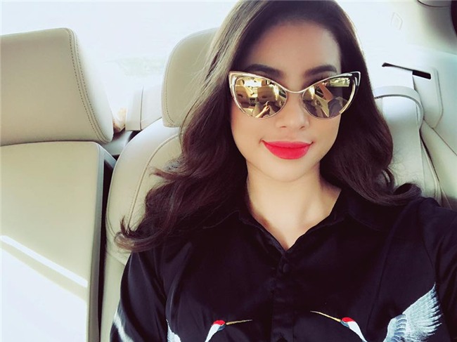 pham huong can gi dien vay cong chua, mac the nay da du 