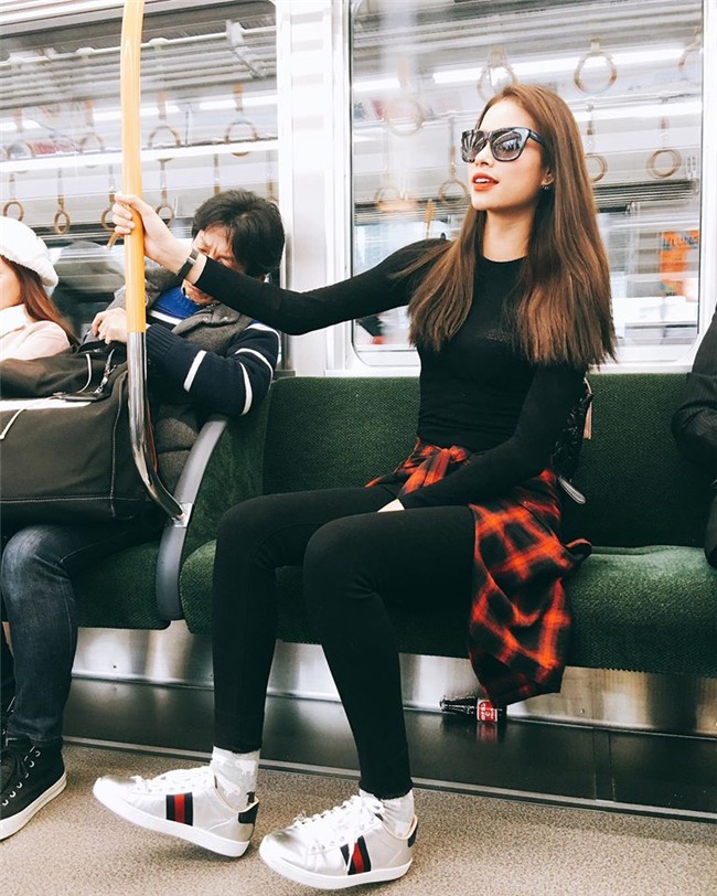 pham huong can gi dien vay cong chua, mac the nay da du 