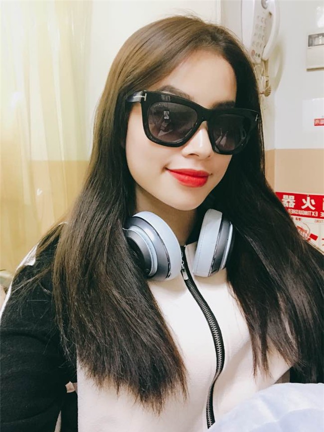 pham huong can gi dien vay cong chua, mac the nay da du 