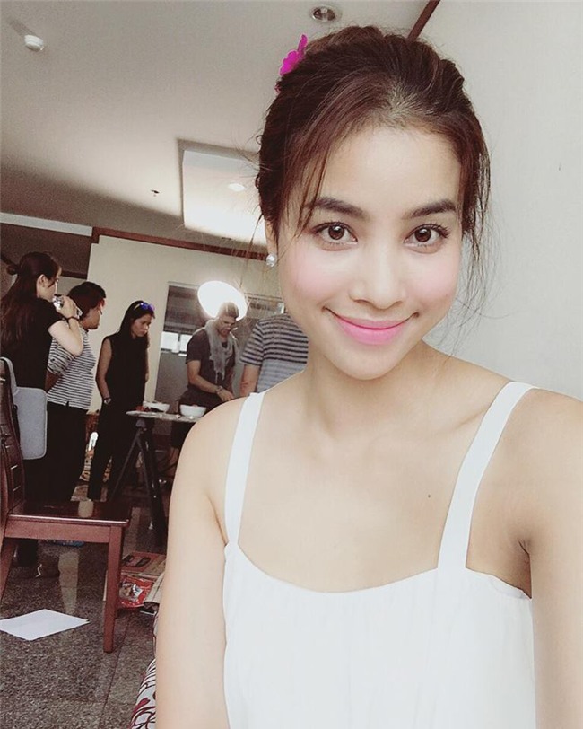 pham huong can gi dien vay cong chua, mac the nay da du 