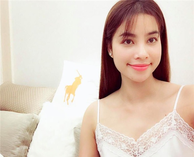 pham huong can gi dien vay cong chua, mac the nay da du 