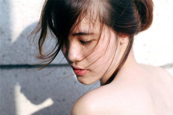 Tới mùa hè, công đoạn tẩy da chết thế nào mới là hợp lý? - Ảnh 1.