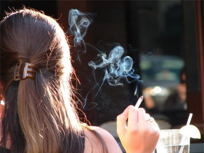 Cô bé 16 tuổi bị ung thư vòm họng, cha mẹ hối hận không kịp khi biết nguyên nhân do chính mình - Ảnh 2.