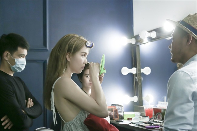 Ngọc Trinh khoe nhan sắc lung linh trong hậu trường chụp ảnh - Ảnh 4.