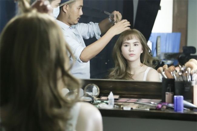 Ngọc Trinh khoe nhan sắc lung linh trong hậu trường chụp ảnh - Ảnh 7.