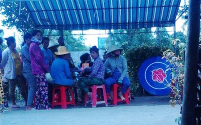 Lời kể vụ bé gái 13 tuổi tự tử nghi do bị xâm hại: Nó nói con chết, con nhục nhã lắm - Ảnh 1.