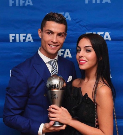 Georgina Rodriguez: Lọ Lem thời hiện đại lọt mắt xanh Hoàng tử Ronaldo - Ảnh 2.