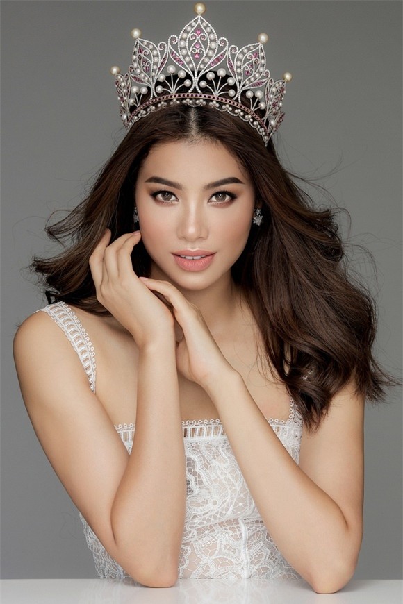 Hoa hậu phạm hương,hoa hậu hoàn vũ việt nam,phạm hương đội vương miện