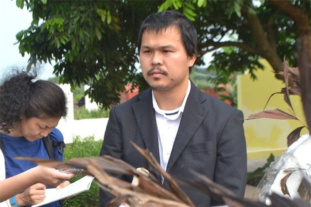 Anh Hào cùng gia đình chưa thể an lòng khi chưa có kết luận nghi phạm đó có phải là hung thủ sát hại con gái hay không. Ảnh: Đ.Tuỳ