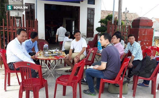 Cha của 2 cháu bé trong vụ nổ pháo chết 3 người: Chỉ ít phút sau tiếng kêu khóc im bặt - Ảnh 1.