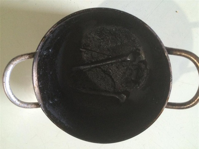 Canh cua cả bã chỉ là chuyện nhỏ, món gà hầm hỏa thiêu đãi người yêu của anh chàng này mới là đỉnh - Ảnh 1.