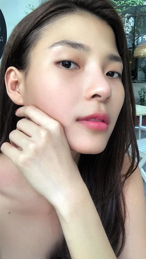 Bà xã Lương Thế Thành khoe mặt mộc đẹp không tỳ vết.