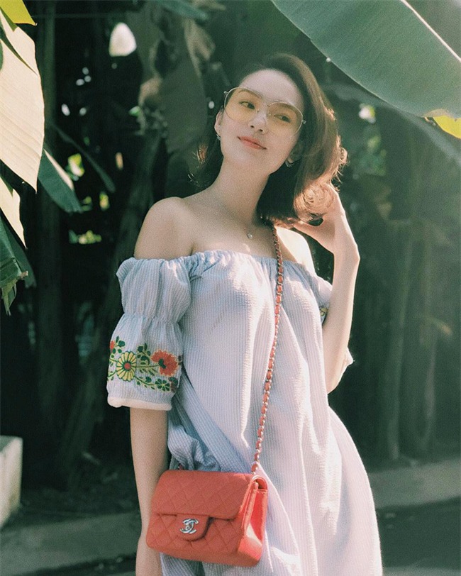 Cứ đến hè là sao Việt lại thích khoe trọn vai trần trong những thiết kế trễ vai mong manh - Ảnh 11.