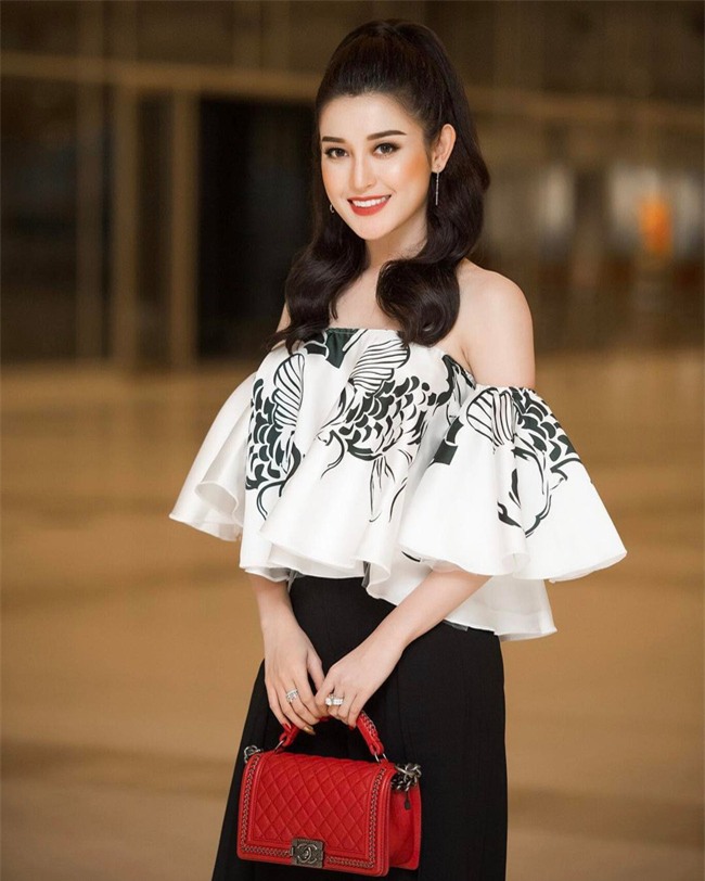 Cứ đến hè là sao Việt lại thích khoe trọn vai trần trong những thiết kế trễ vai mong manh - Ảnh 7.