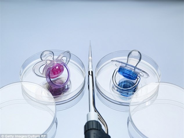 Đi khám vô sinh, cặp vợ chồng sốc nặng khi phát hiện là anh em sinh đôi - Ảnh 2.