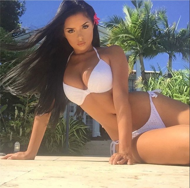 cao co met ruoi, my nhan nay van gay choang voi bikini nong ruc hinh anh 13