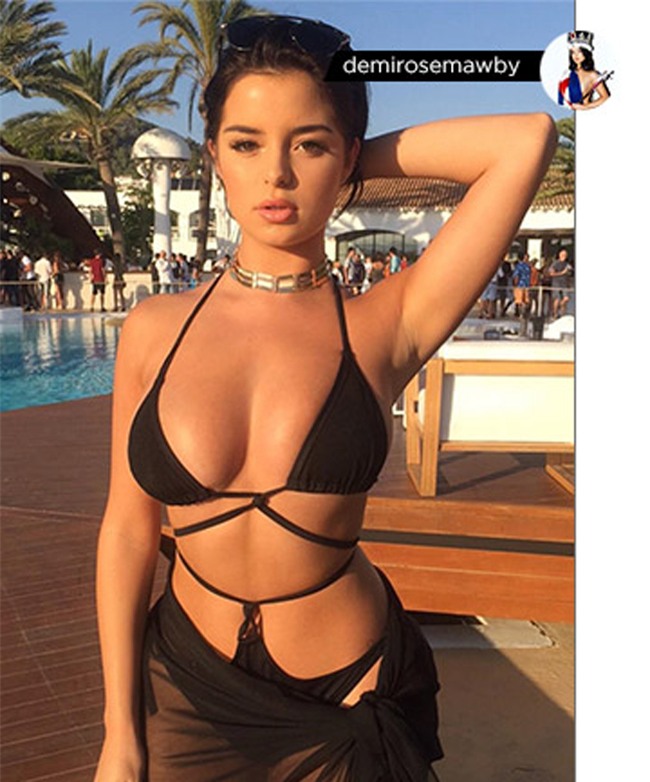 cao co met ruoi, my nhan nay van gay choang voi bikini nong ruc hinh anh 6