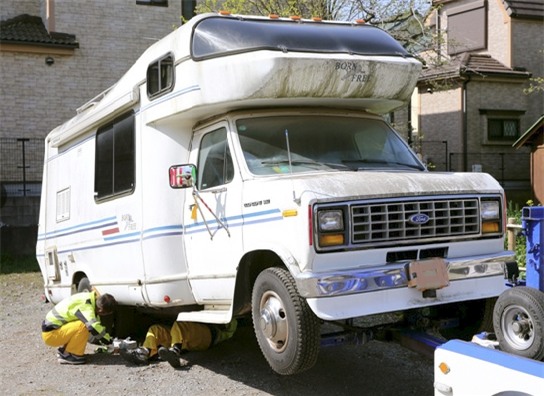 Phát hiện đoạn clip nghi bé gái Việt lên xe cắm trại của nghi phạm trong ngày mất tích - Ảnh 1.