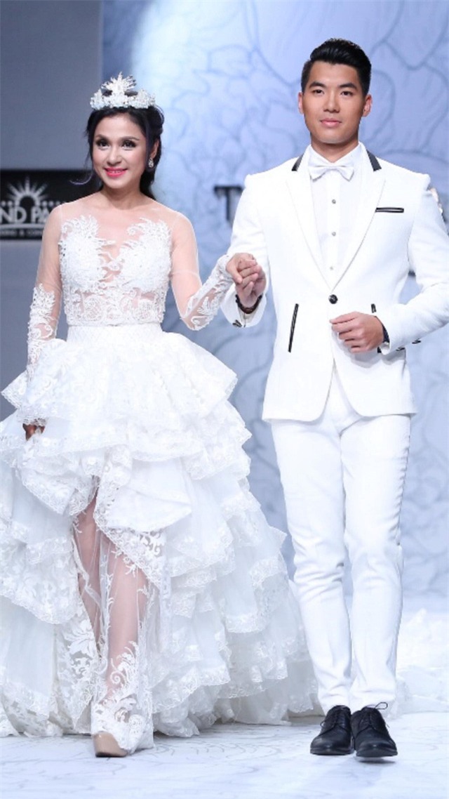 Ở tuổi 45, Việt Trinh vẫn giữ được nét đẹp trẻ trung. Cô thỉnh thoảng nhận lời làm mẫu, tham gia một số show truyền hình. Trong Cặp đôi hài hước, cô có dịp hội ngộ “người tình màn ảnh” - tài tử Lý Hùng.