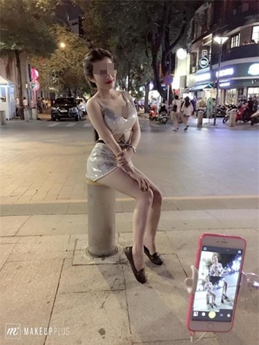 chua he, thieu nu da mac