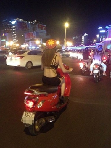 chua he, thieu nu da mac