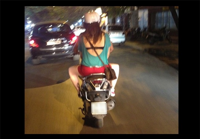 chua he, thieu nu da mac