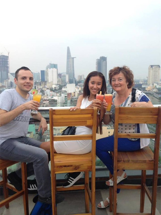 Chàng trai Pháp vì yêu cô gái Việt mà sẵn sàng nằm dưới đất, tắm nước lạnh, bị muỗi chích,... không oán thán nửa lời - Ảnh 8.