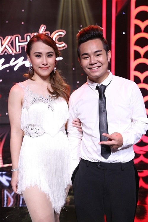 cau-be-hat-nhac-nguoi-lon-kiem-2-chi-vang-tuan-gio-doi-khac-khong-ngo-blogtamsuvn0