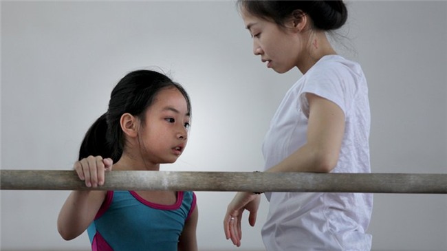 thể dục dụng cụ, học trò, vận động viên nhí