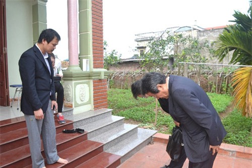 than nhan be gai 9 tuoi bi sat hai tai nhat ban dat ra nhieu cau hoi ve nghi pham - 5