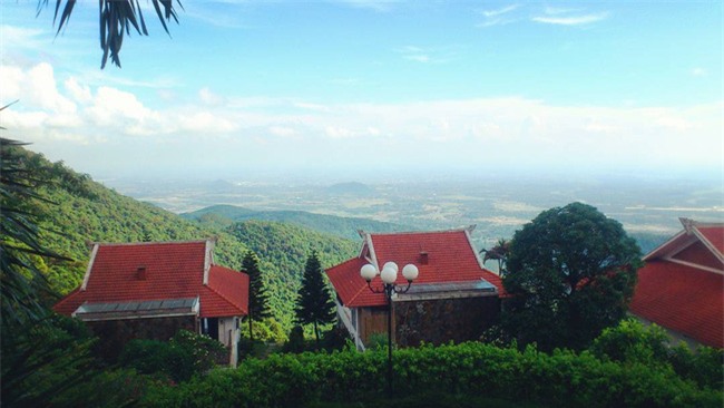 5 resort hội tụ đủ yếu tố đẹp, gần, dễ đi, giá hợp lý cho chuyến du lịch 30/4 gần Hà Nội - Ảnh 1.