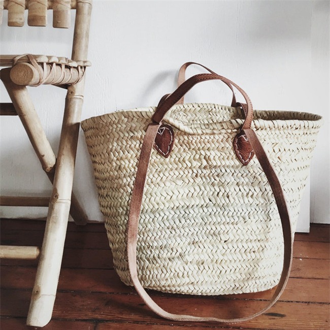 Hè này, phụ kiện bằng cói toàn kiểu đẹp xinh, ưng không chịu được - Ảnh 14.