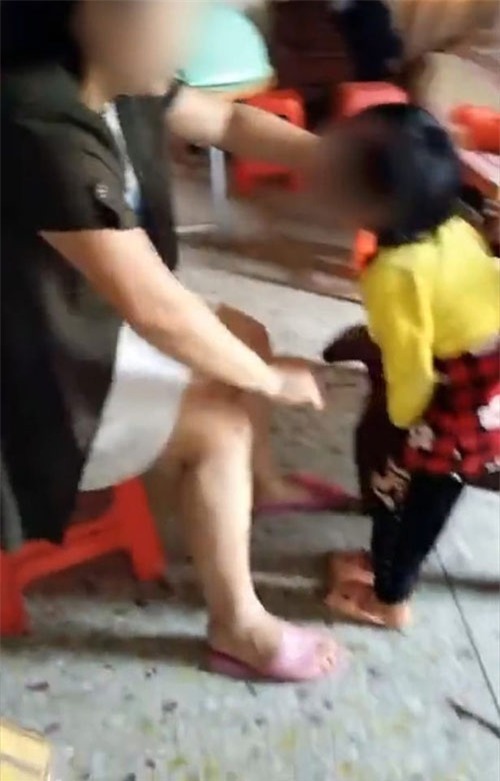 phan no canh be gai bi nguoi than nhot vao bao tai roi danh dap tan nhan - 3