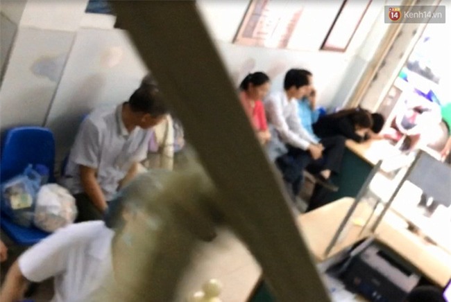 Theo chân “cò mồi” dẫn người bệnh từ cổng viện K sang phòng tư làm thủ tục để khám “siêu tốc” - Ảnh 5.