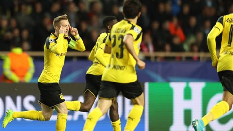 Reus nổ súng nhưng không thể cứu được Dortmund