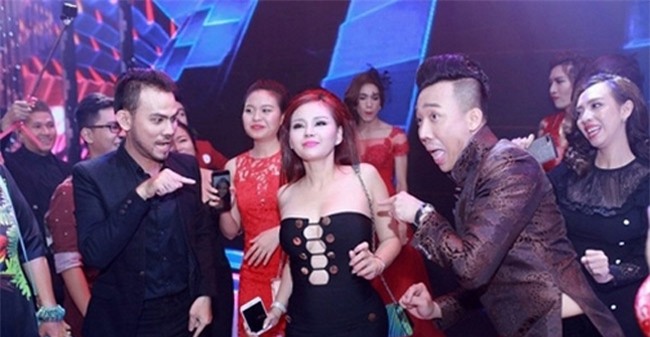 "nguoi yeu hoai linh" khien cac co dau showbiz viet phai "ne voi" hinh anh 7
