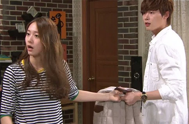 Sống chung với mẹ chồng đã là gì khi mà bố chồng lên tiếng thì con dâu cứng đến mấy cũng phải “tắt điện” - Ảnh 1.