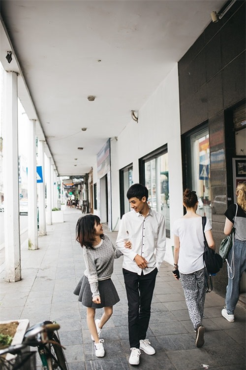 quen qua mang, chang cong tu "doc dinh" quyet cuoi co gai khuyet tat chi sau mot lan gap - 2