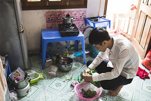 quen qua mang, chang cong tu "doc dinh" quyet cuoi co gai khuyet tat chi sau mot lan gap - 7