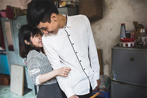 quen qua mang, chang cong tu "doc dinh" quyet cuoi co gai khuyet tat chi sau mot lan gap - 9