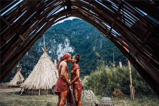 Bo anh cuoi theo phong cach tho dan doc dao tai 'dao Dau lau' hinh anh 10