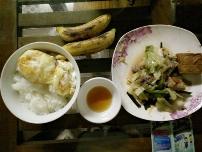 Thương cảm nàng dâu trẻ ở cữ được mẹ chồng chăm toàn thịt mỡ, canh suông, cho ăn lại bát cũ không rửa - Ảnh 5.