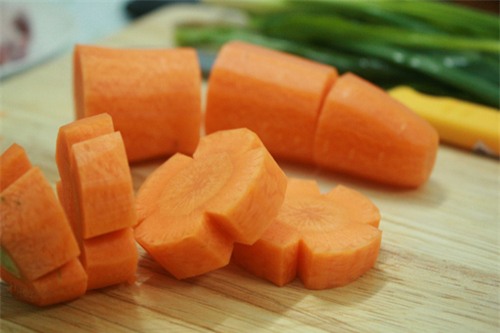 BBC: Cách ăn cà rốt sai lầm ai cũng mắc, triệt tiêu đặc tính chống ung thư - Ảnh 1.