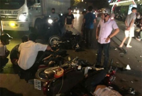 Hai Phong: Tai nan kinh hoang, it nhat 2 nguoi tu vong - Anh 2