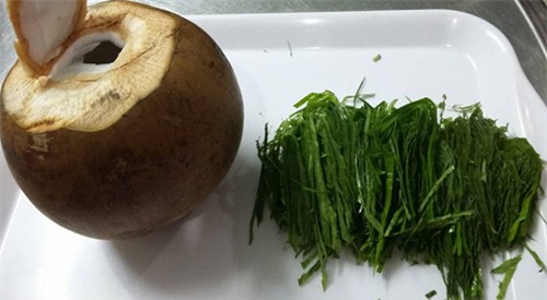 dung dua xiem va la trau danh bay benh gout trong vong 7 ngay - 2